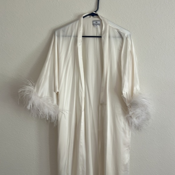 Petite Plume feather trim white silk robe, size XS - Picture 2 of 4